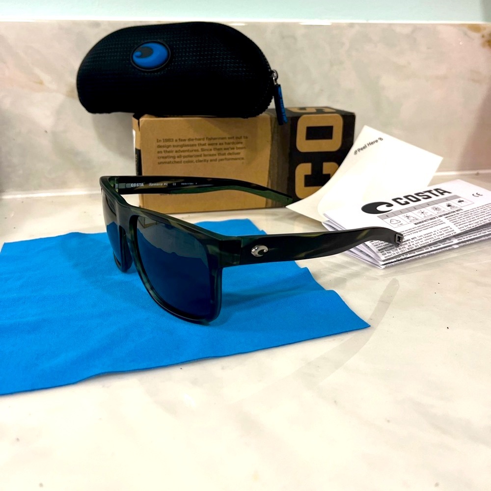 Costa Sunglasses Spearo wayfarer style